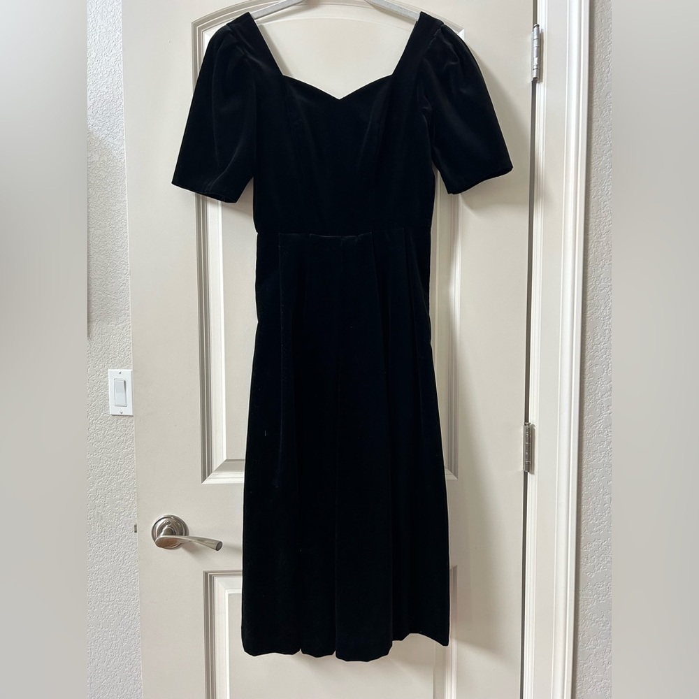 Vintage 90’s Laura Ashley Velvet Dress. Sweetheart neck. Puff sleeve. True waist - Picture 1 of 15